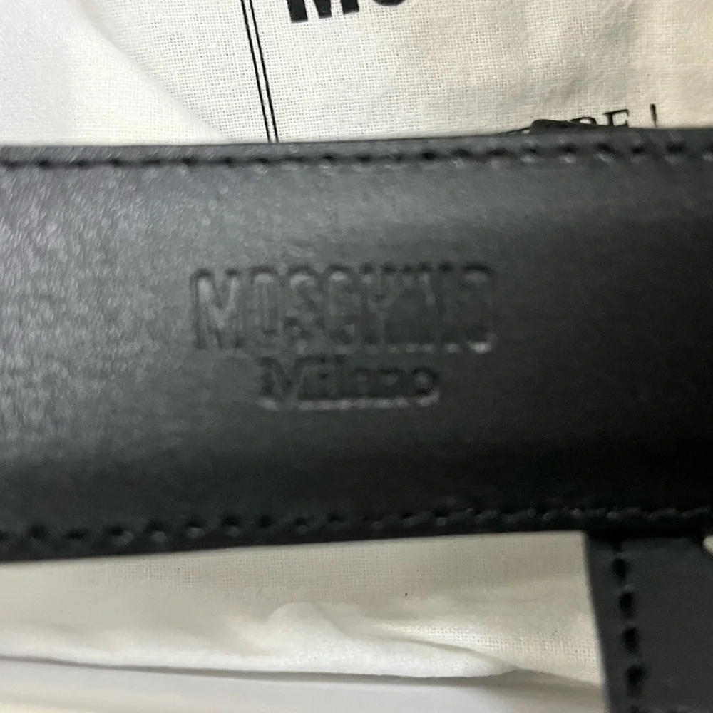 MOSCHINO SILVER BLACK PATENT LEATHER BELT